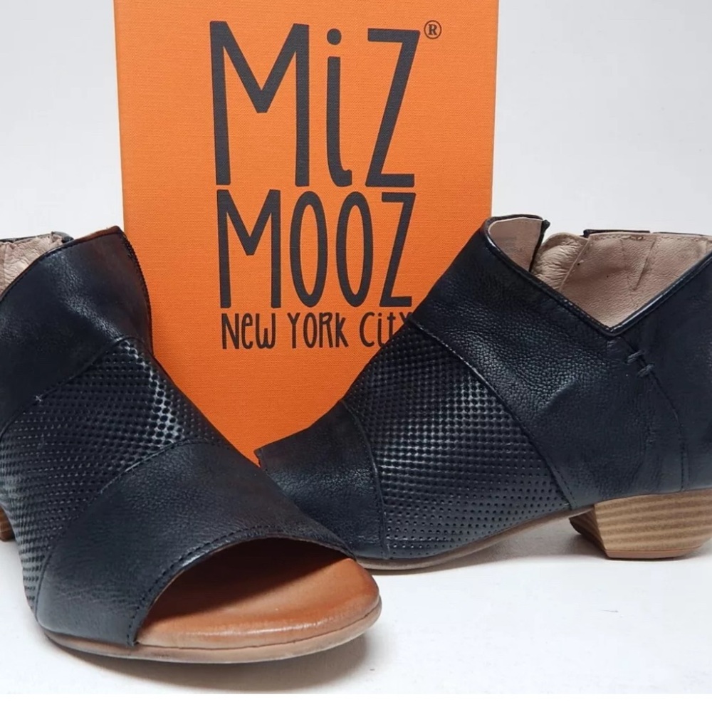 NWOT Miz Mooz Leather Peep-Toe Booties Clermont Black Size 39/9